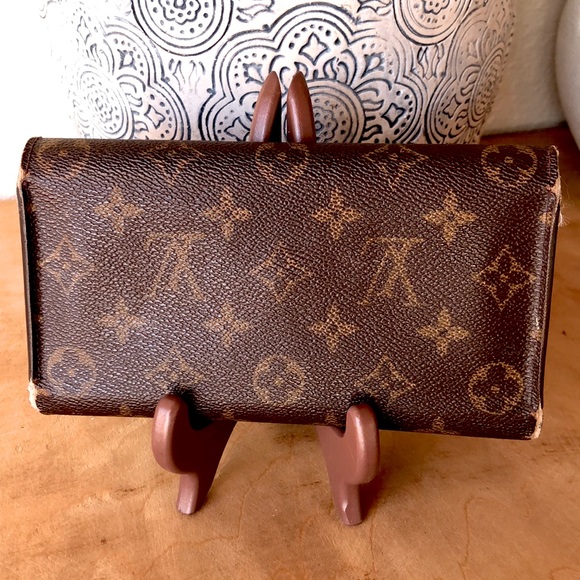 💯 AUTH. LOUIS VUITTON WALLET - Picture 2 of 15